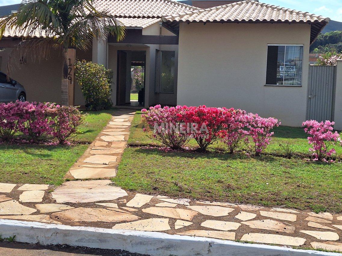Casa a venda 3 Quartos e 3 banheiros - 170 mt² (Toda plana) - 700 mt²- Água Limpa Rua dos Vereadores Nova Lima - 