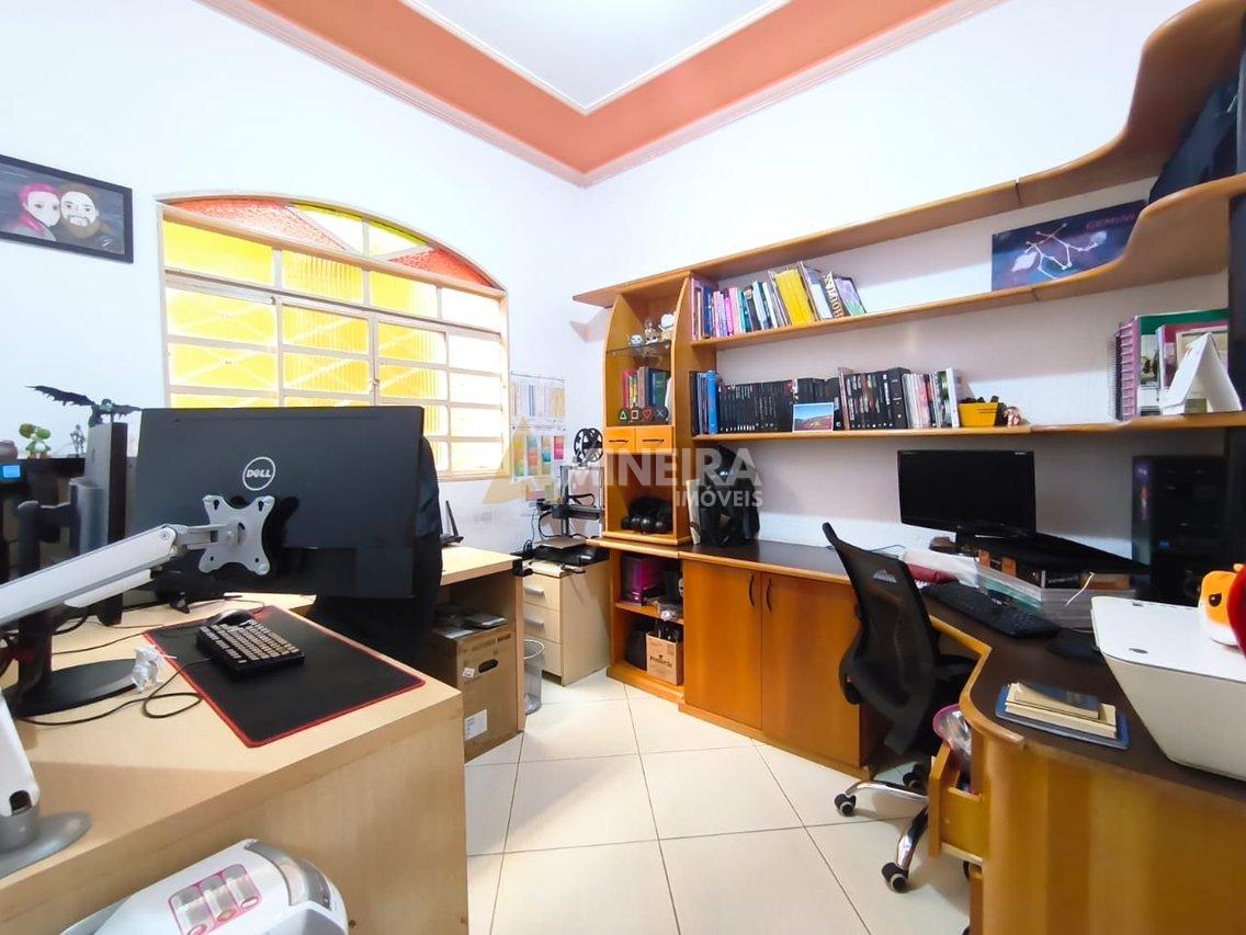 Casa 5 quartos c/ suite - Com habite-se - Bairro Santa Maria, Belo Hte Rua João Alphonsus Belo Horizonte - 
