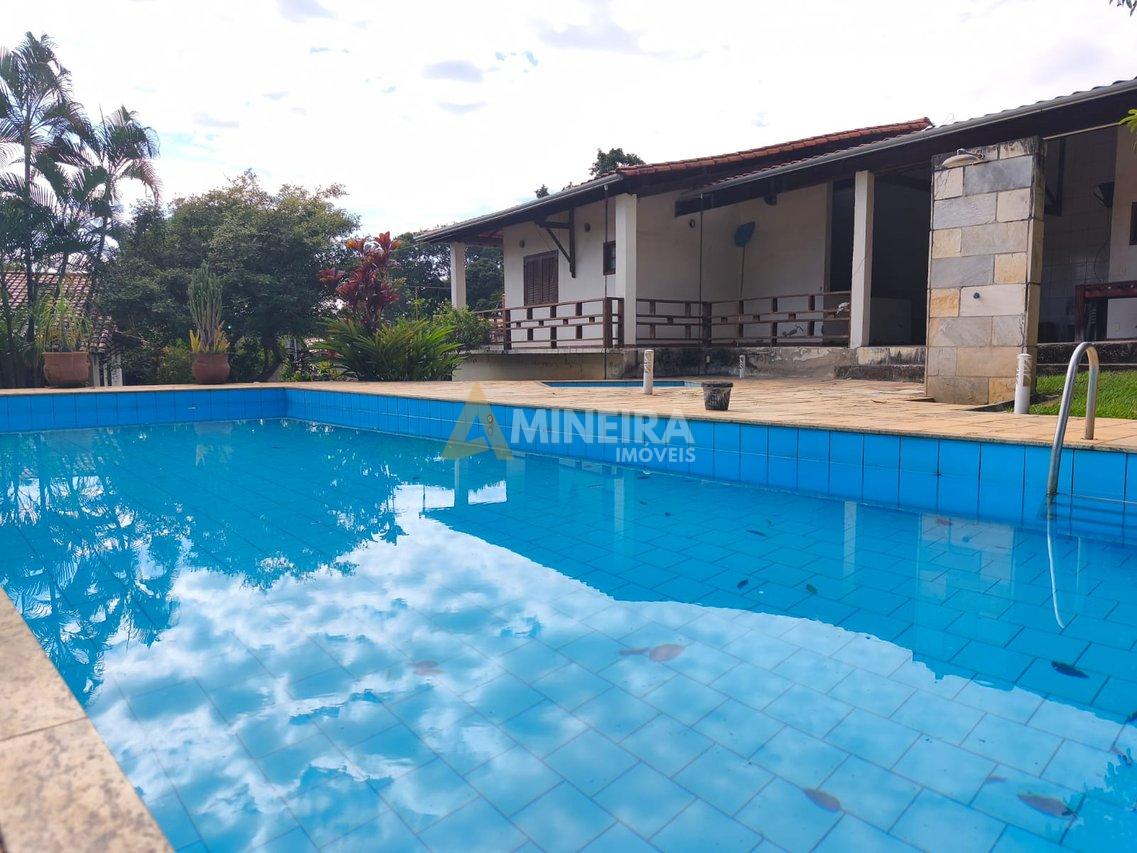 Casa 5 quartos, 3 suítes, piscina, área verde - 3.000mt² - Cond. Vale do Ouro Alameda dos Tangarás Ribeirão das Neves - 