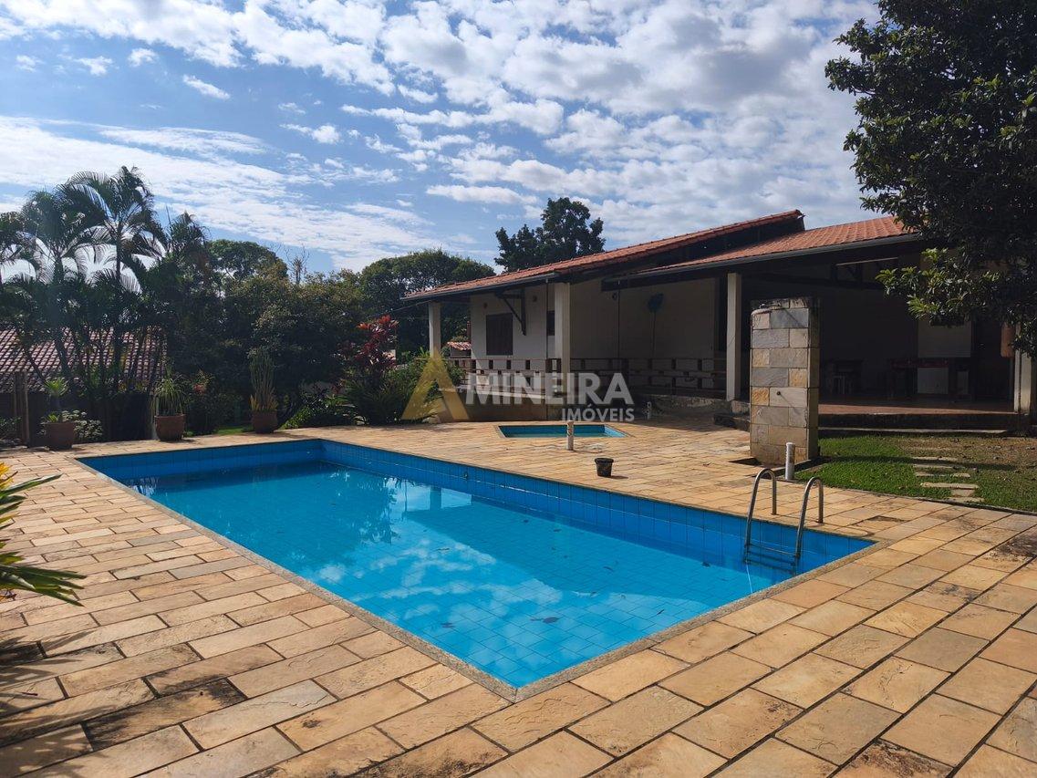 Casa 5 quartos, 3 suítes, piscina, área verde - 3.000mt² - Cond. Vale do Ouro Alameda dos Tangarás Ribeirão das Neves - 