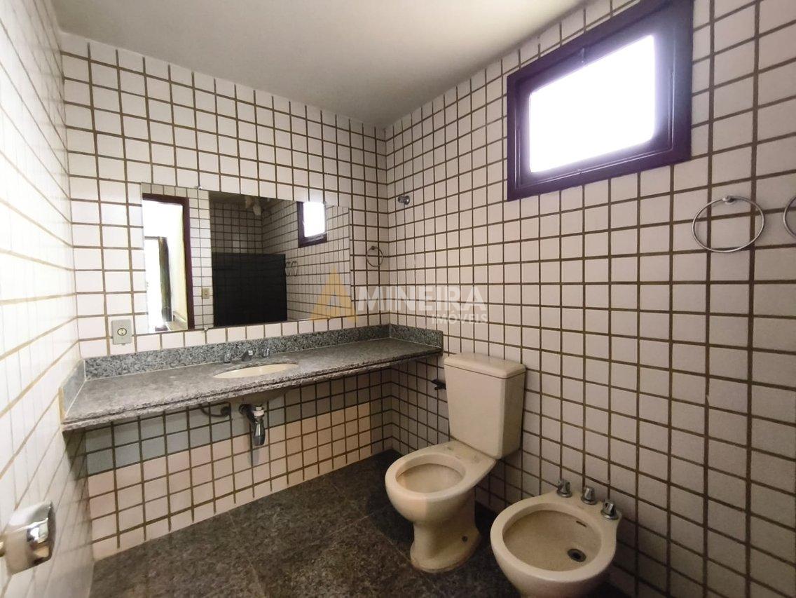 Casa 5 quartos, 3 suítes, piscina, área verde - 3.000mt² - Cond. Vale do Ouro Alameda dos Tangarás Ribeirão das Neves - 
