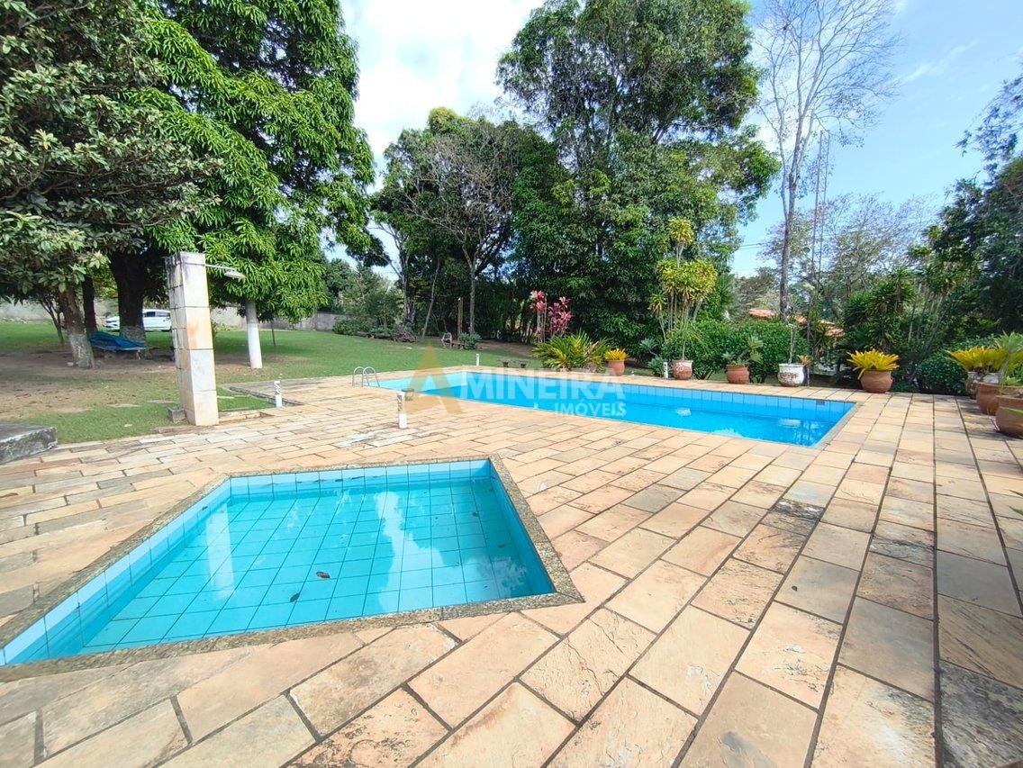 Casa 5 quartos, 3 suítes, piscina, área verde - 3.000mt² - Cond. Vale do Ouro Alameda dos Tangarás Ribeirão das Neves - 