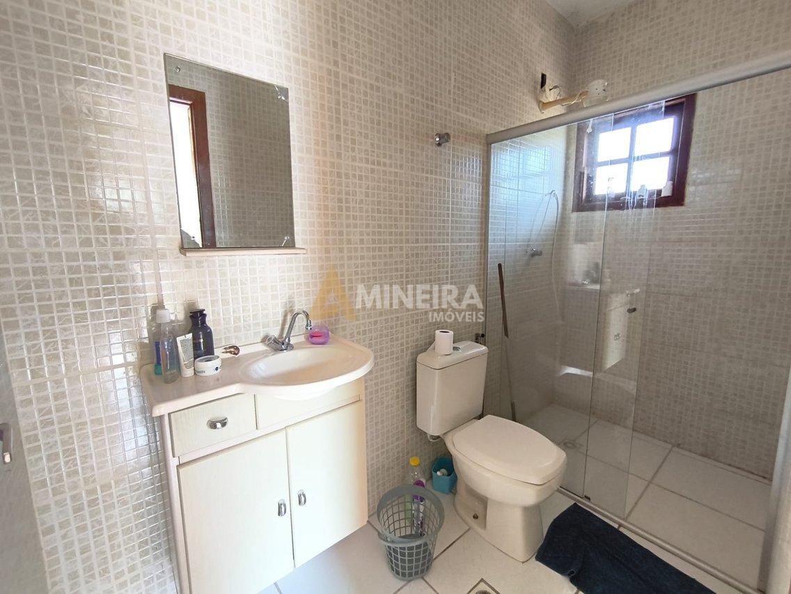 Casa 5 quartos, 3 suítes, piscina, área verde - 3.000mt² - Cond. Vale do Ouro Alameda dos Tangarás Ribeirão das Neves - 
