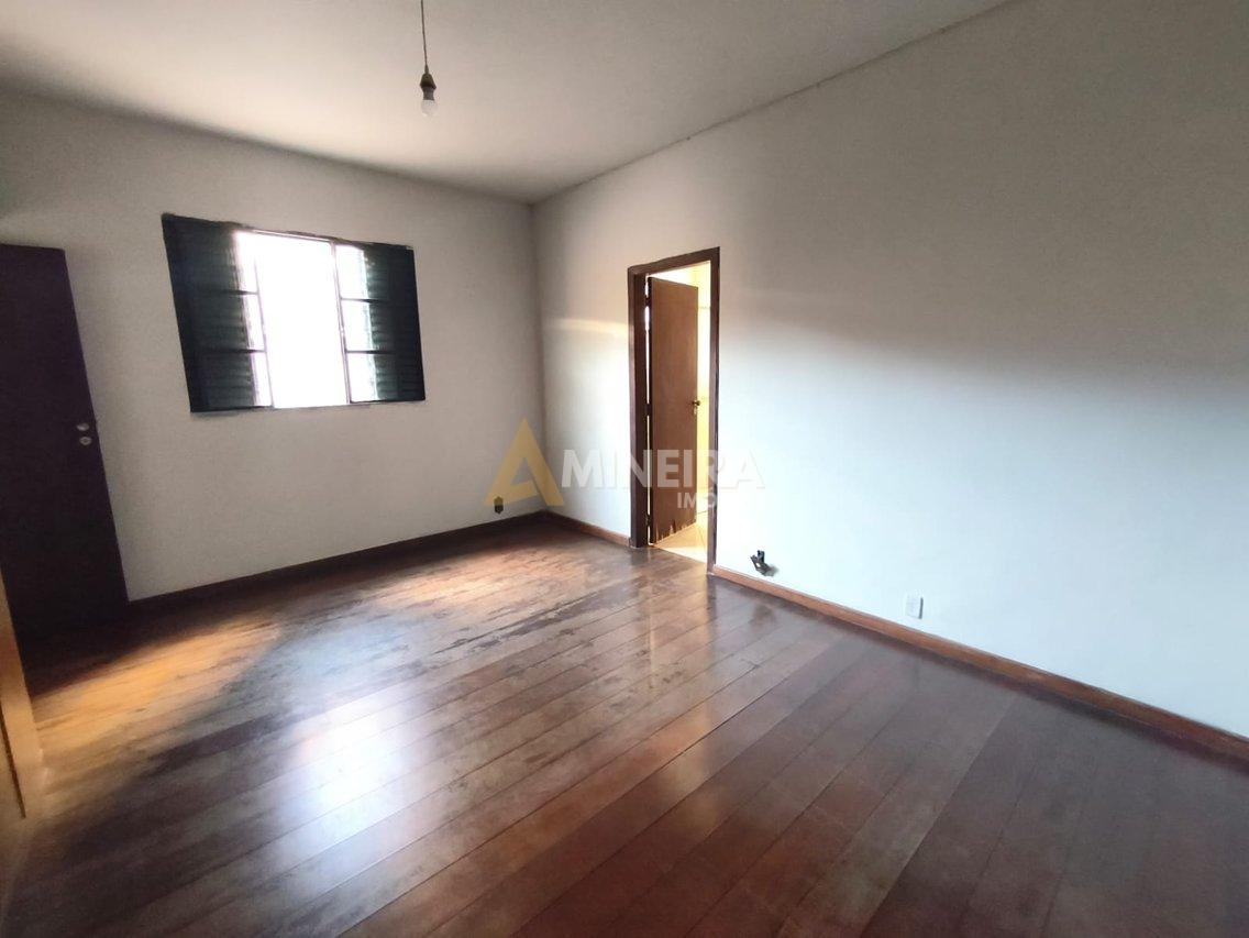 Casa 4 Quartos c/3 suíte - mt² - Bairro Caiçara- BH  Belo Horizonte - 