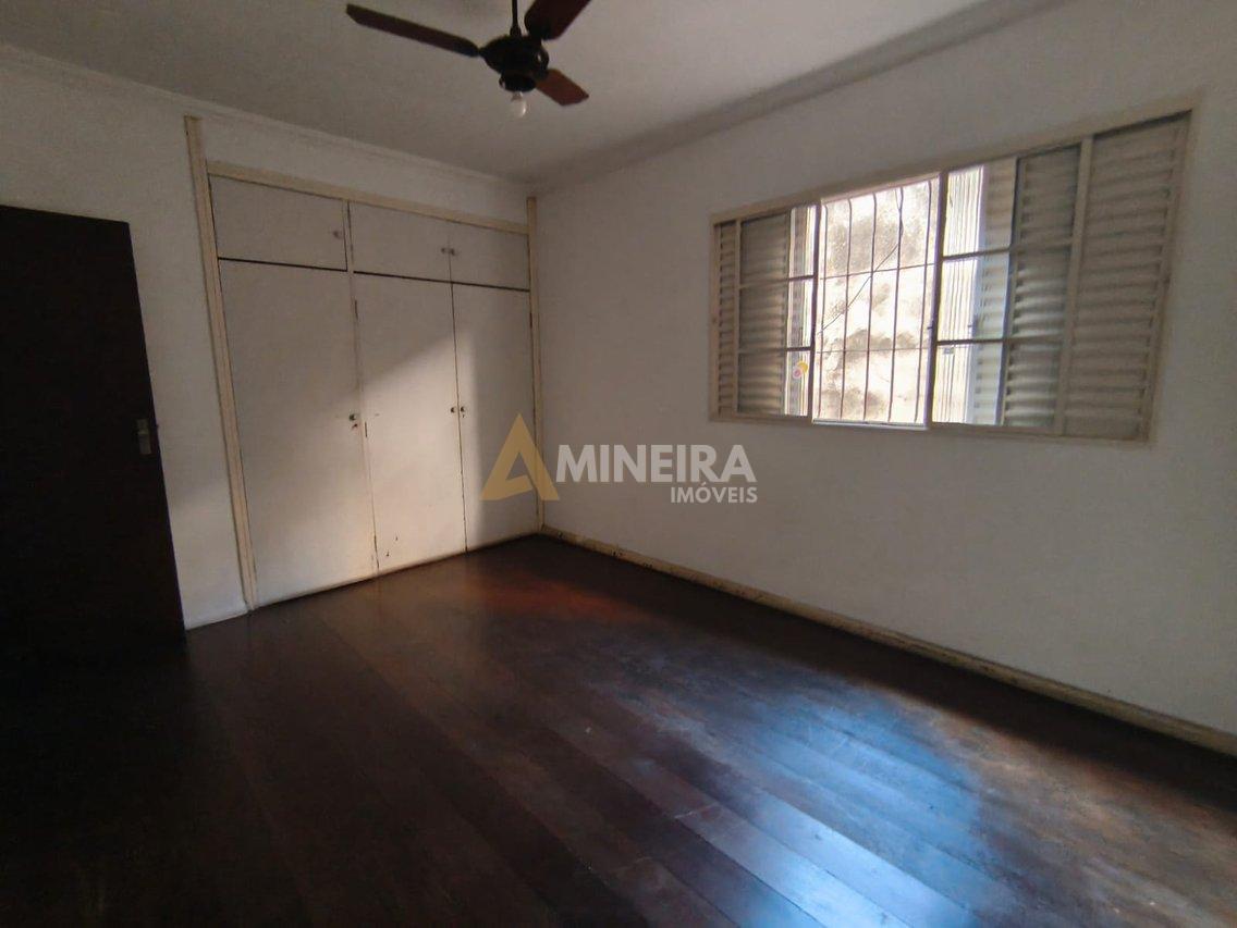 Casa 4 Quartos c/3 suíte - mt² - Bairro Caiçara- BH  Belo Horizonte - 