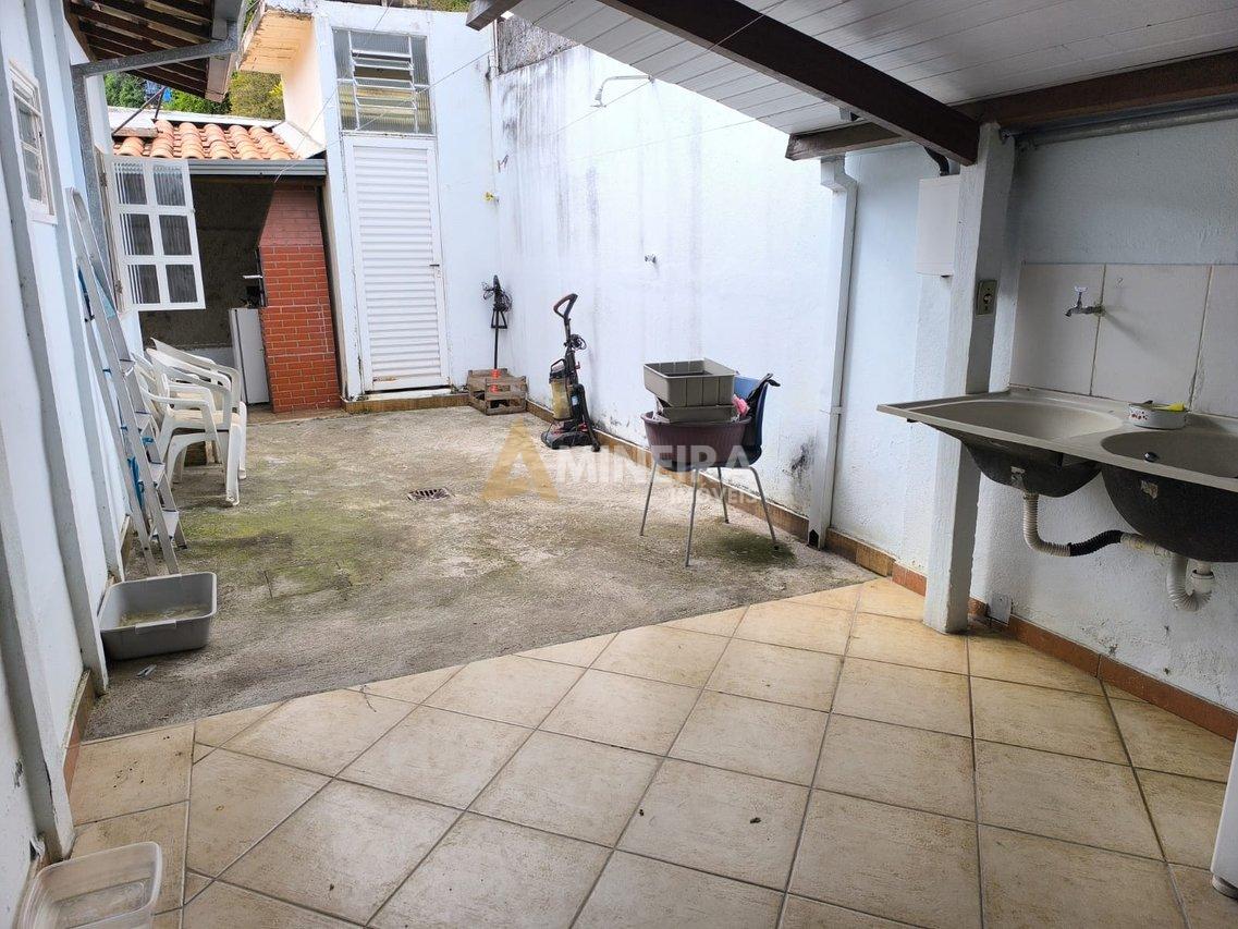 CASA A VENDA COM 3QTOS, SENDO 1 SUITE, VERANDA - 171MT² - BAIRRO HAVAÍ - BH RUA MARIA BEATRIZ Belo Horizonte - 