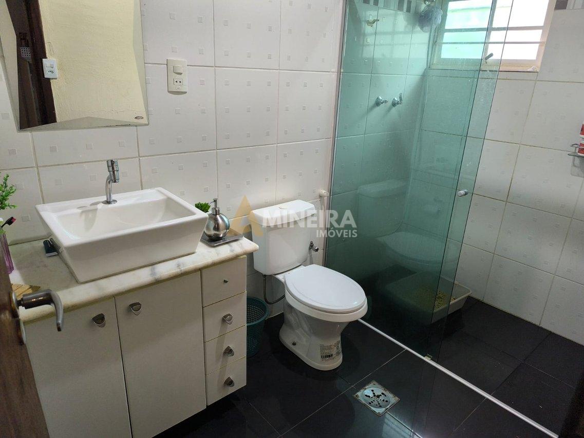 CASA A VENDA COM 3QTOS, SENDO 1 SUITE, VERANDA - 171MT² - BAIRRO HAVAÍ - BH RUA MARIA BEATRIZ Belo Horizonte - 