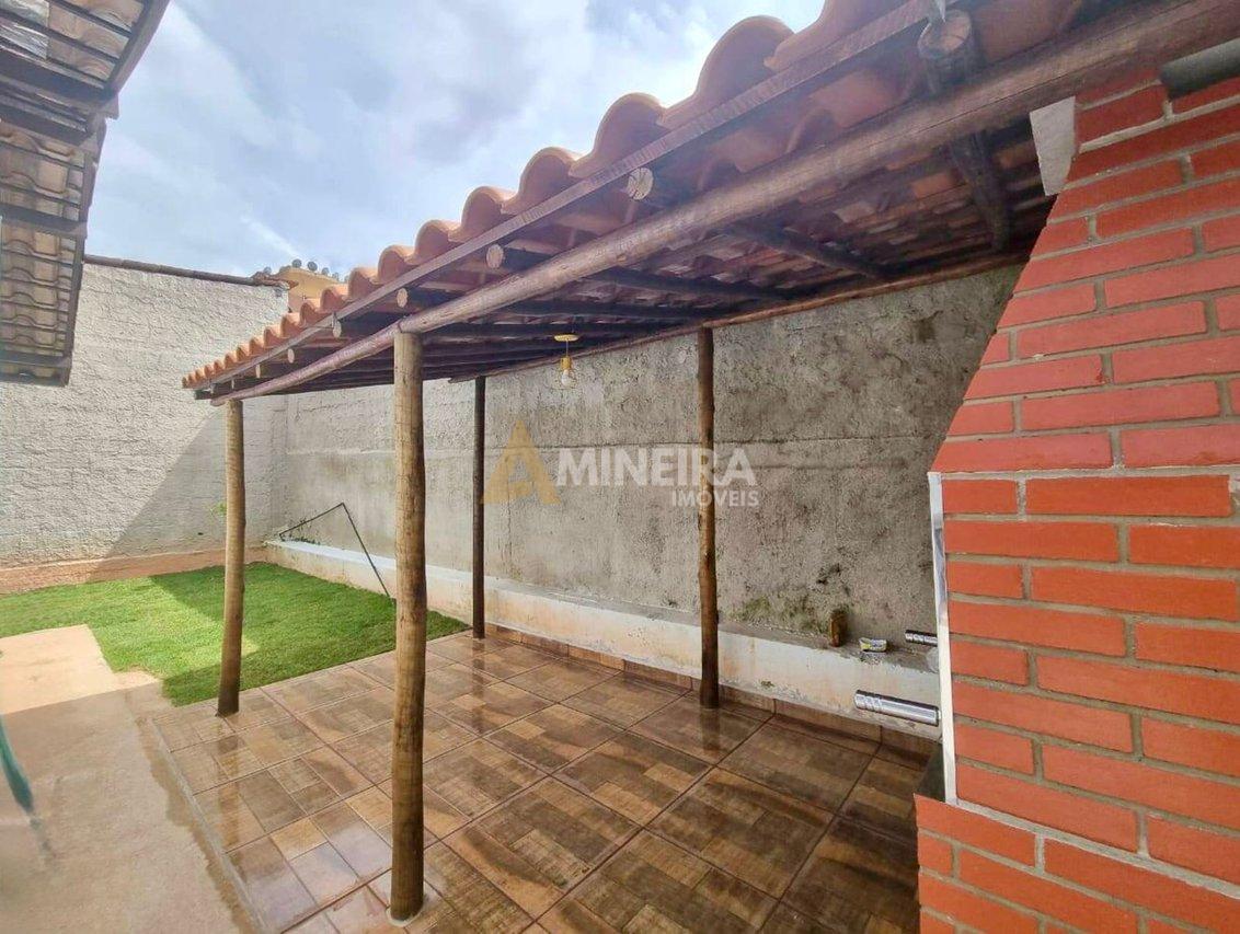 CASA A VENDA COM 3QTOS, SENDO 1 SUITE, VERANDA - 171MT² - BAIRRO HAVAÍ - BH RUA MARIA BEATRIZ Belo Horizonte - 