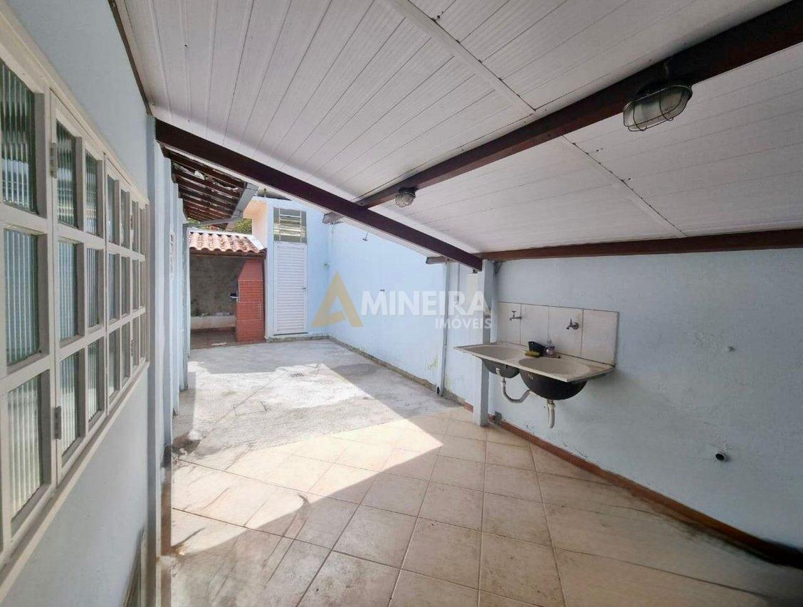 CASA A VENDA COM 3QTOS, SENDO 1 SUITE, VERANDA - 171MT² - BAIRRO HAVAÍ - BH RUA MARIA BEATRIZ Belo Horizonte - 
