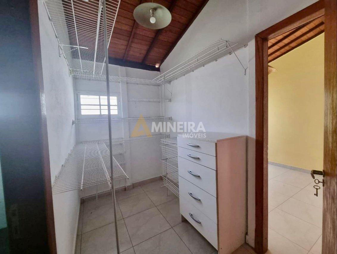 CASA A VENDA COM 3QTOS, SENDO 1 SUITE, VERANDA - 171MT² - BAIRRO HAVAÍ - BH RUA MARIA BEATRIZ Belo Horizonte - 