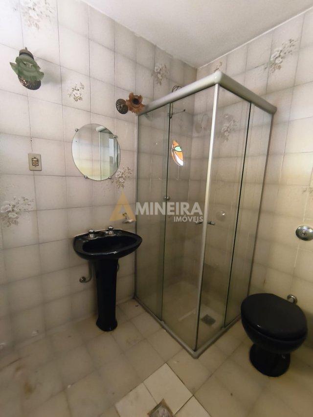 Casa com 3 Quartos, 2 banheiros à Venda, 360 m² por R$ 600.000  Belo Horizonte - 