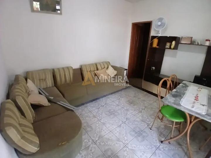Casa com 3 Quartos, 2 banheiros à Venda, 360 m² por R$ 600.000  Belo Horizonte - 