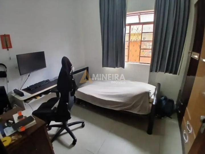 Casa com 3 Quartos, 2 banheiros à Venda, 360 m² por R$ 600.000  Belo Horizonte - 