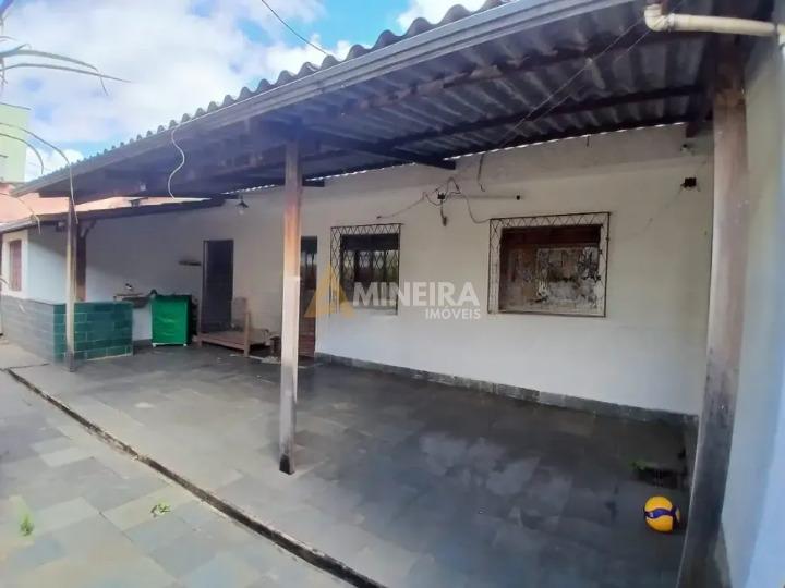 Casa com 3 Quartos, 2 banheiros à Venda, 360 m² por R$ 600.000  Belo Horizonte - 