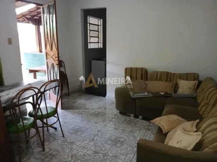Casa com 3 Quartos, 2 banheiros à Venda, 360 m² por R$ 600.000  Belo Horizonte - 