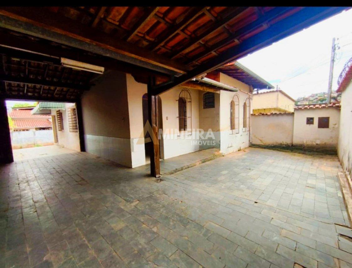 Casa com 3 Quartos, 2 banheiros à Venda, 360 m² por R$ 600.000  Belo Horizonte - 
