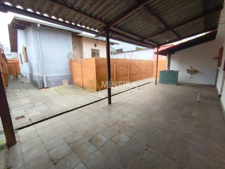Casa com 3 Quartos, 2 banheiros à Venda, 360 m² por R$ 600.000  Belo Horizonte - 