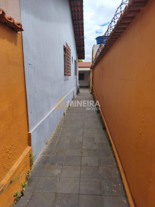 Casa com 3 Quartos, 2 banheiros à Venda, 360 m² por R$ 600.000  Belo Horizonte - 
