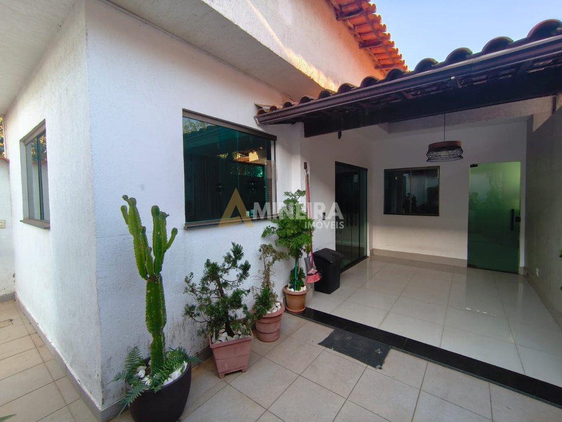 Casa com 4 Quartos, sendo 1 suites - 5 banheiros -528mt²- Bairro Palmeiras -R$1.300.000,00 Rua José Gualberto Belo Horizonte - 