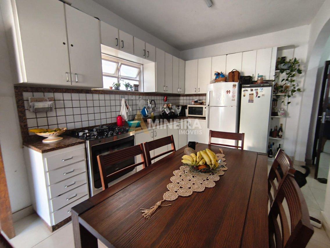 Casa com 4 Quartos, sendo 1 suites - 5 banheiros -528mt²- Bairro Palmeiras -R$1.300.000,00 Rua José Gualberto Belo Horizonte - 