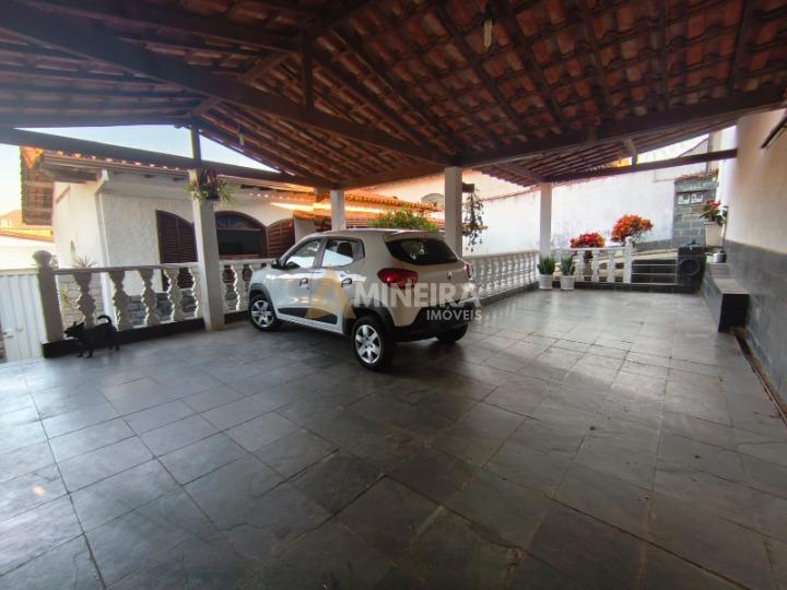 Casa com 4 Quartos, sendo 1 suites - 5 banheiros -528mt²- Bairro Palmeiras -R$1.300.000,00 Rua José Gualberto Belo Horizonte - 