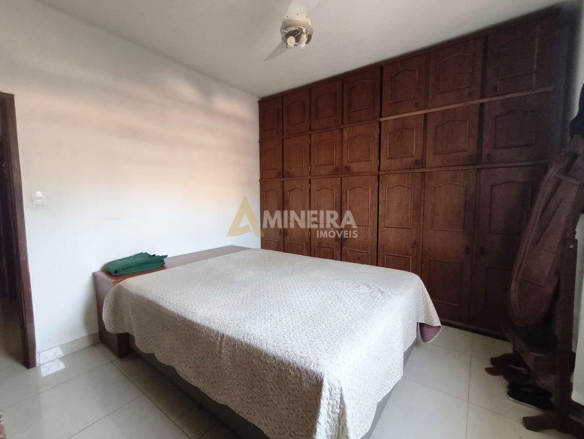 Casa com 4 Quartos, sendo 1 suites - 5 banheiros -528mt²- Bairro Palmeiras -R$1.300.000,00 Rua José Gualberto Belo Horizonte - 