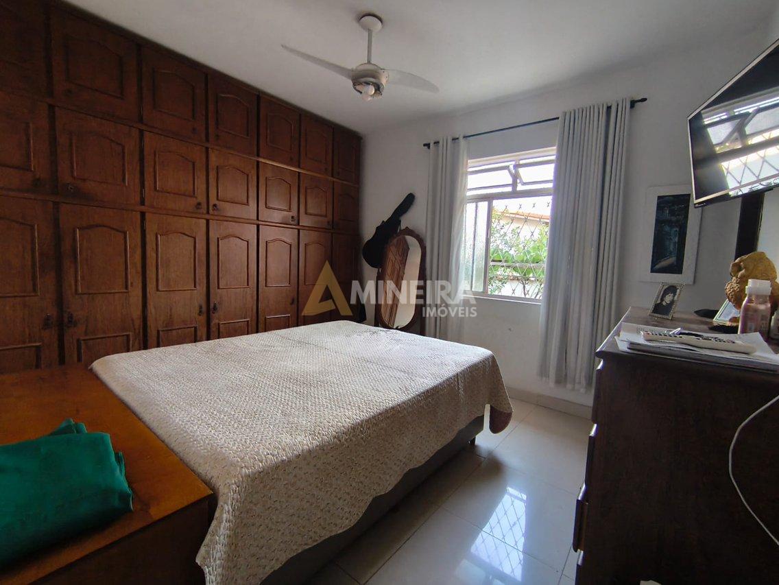 Casa com 4 Quartos, sendo 1 suites - 5 banheiros -528mt²- Bairro Palmeiras -R$1.300.000,00 Rua José Gualberto Belo Horizonte - 