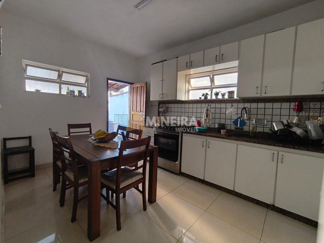 Casa com 4 Quartos, sendo 1 suites - 5 banheiros -528mt²- Bairro Palmeiras -R$1.300.000,00 Rua José Gualberto Belo Horizonte - 