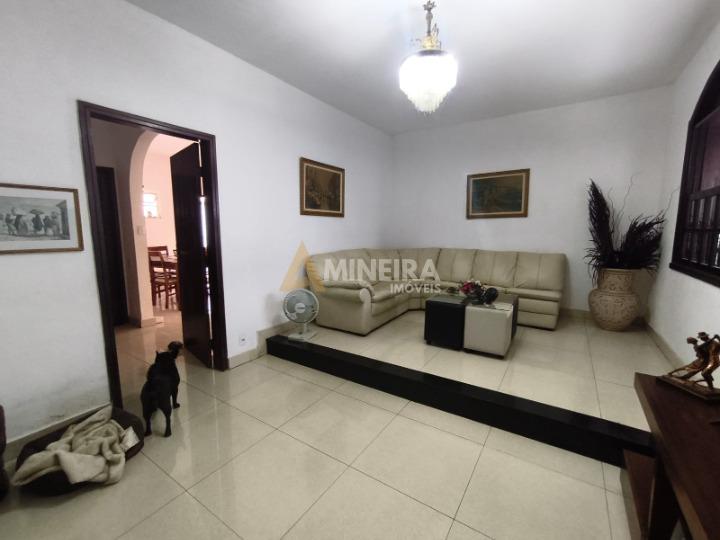 Casa com 4 Quartos, sendo 1 suites - 5 banheiros -528mt²- Bairro Palmeiras -R$1.300.000,00 Rua José Gualberto Belo Horizonte - 