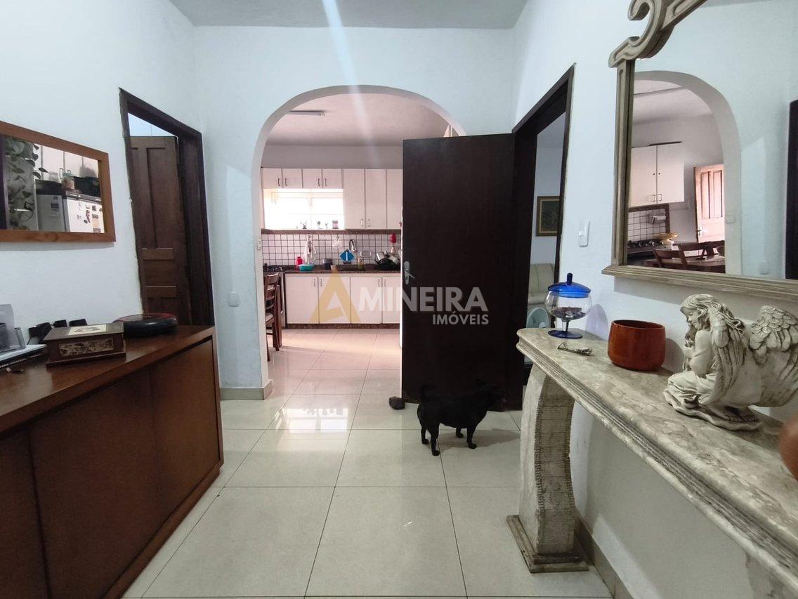 Casa com 4 Quartos, sendo 1 suites - 5 banheiros -528mt²- Bairro Palmeiras -R$1.300.000,00 Rua José Gualberto Belo Horizonte - 