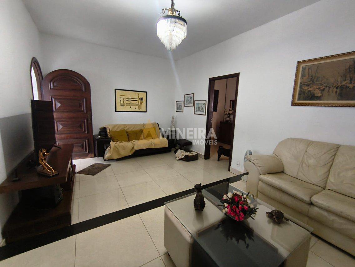 Casa com 4 Quartos, sendo 1 suites - 5 banheiros -528mt²- Bairro Palmeiras -R$1.300.000,00 Rua José Gualberto Belo Horizonte - 