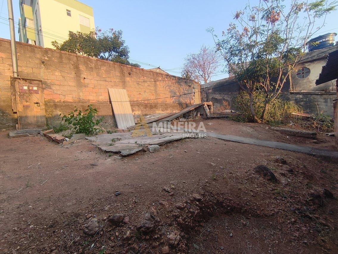 Terreno com 2 quartos, sala, banheiro, cozinha e varanda - Bairro Palmeiras/BH Rua Marcos Coelho Neto Belo Horizonte - 