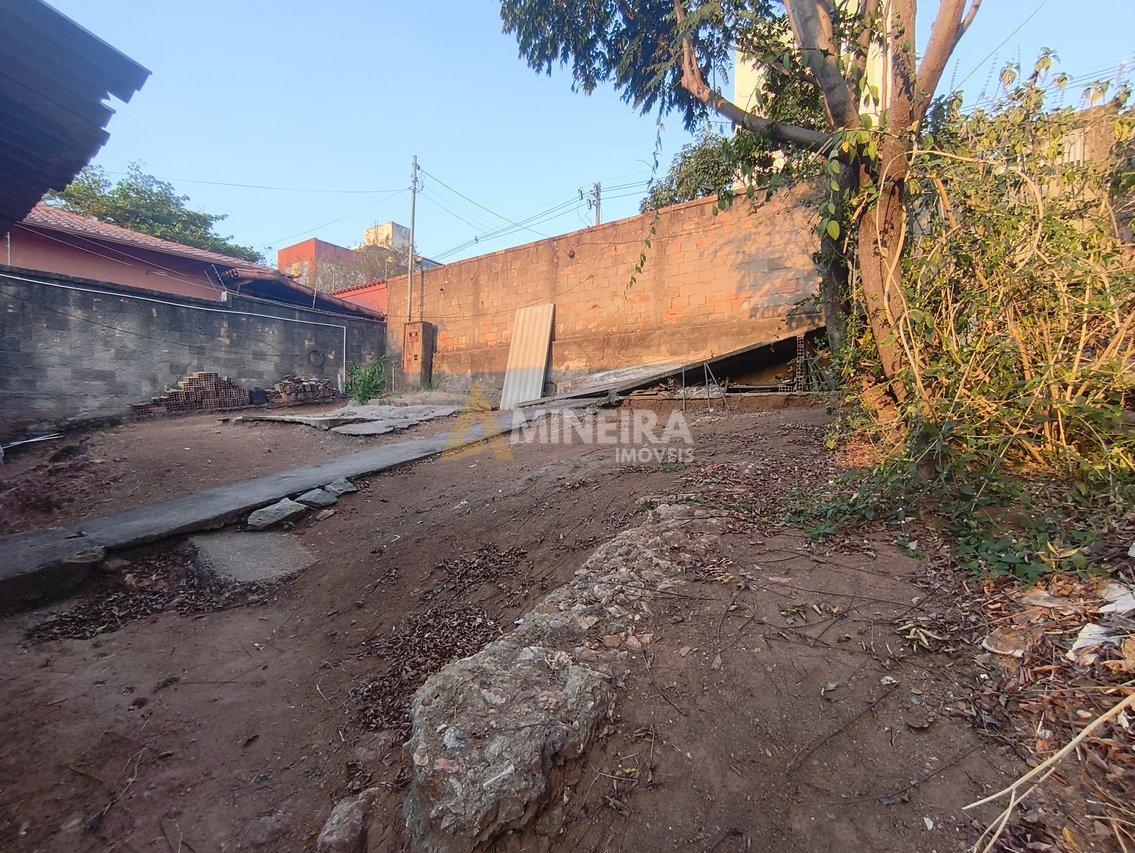 Terreno com 2 quartos, sala, banheiro, cozinha e varanda - Bairro Palmeiras/BH Rua Marcos Coelho Neto Belo Horizonte - 