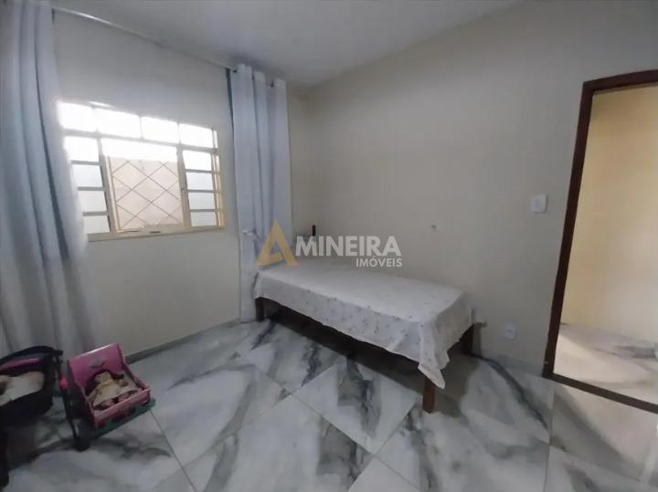 Casa com 3 quartos e 3 banheiros a venda, 200mt&sup2;, no Bairro Salgado Filho/BH Rua José de Araújo Fernandes Belo Horizonte - 