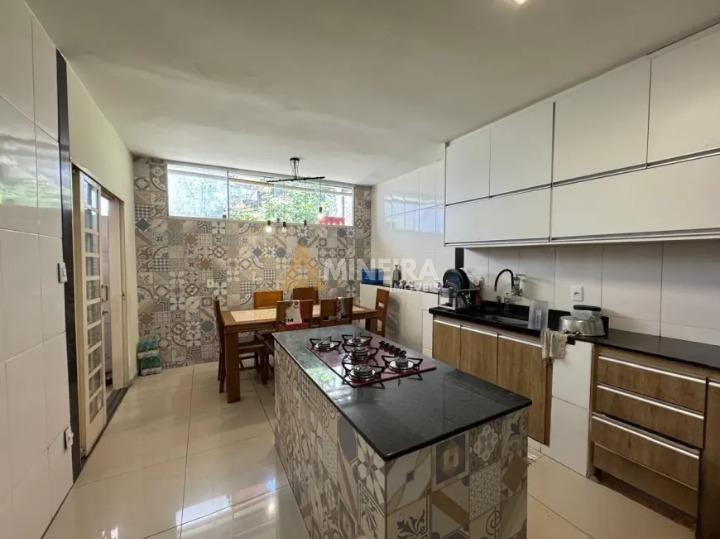 Casa com 3 quartos e 3 banheiros a venda, 200mt&sup2;, no Bairro Salgado Filho/BH Rua José de Araújo Fernandes Belo Horizonte - 