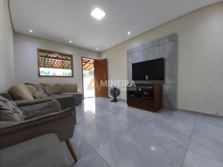 Casa com 3 quartos e 3 banheiros a venda, 200mt&sup2;, no Bairro Salgado Filho/BH Rua José de Araújo Fernandes Belo Horizonte - 