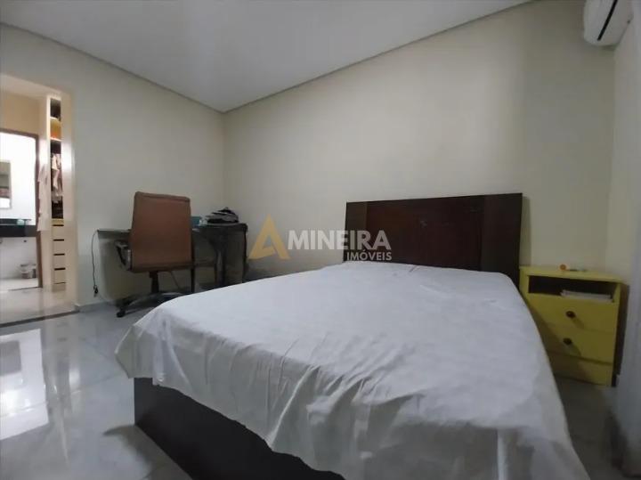 Casa com 3 quartos e 3 banheiros a venda, 200mt&sup2;, no Bairro Salgado Filho/BH Rua José de Araújo Fernandes Belo Horizonte - 