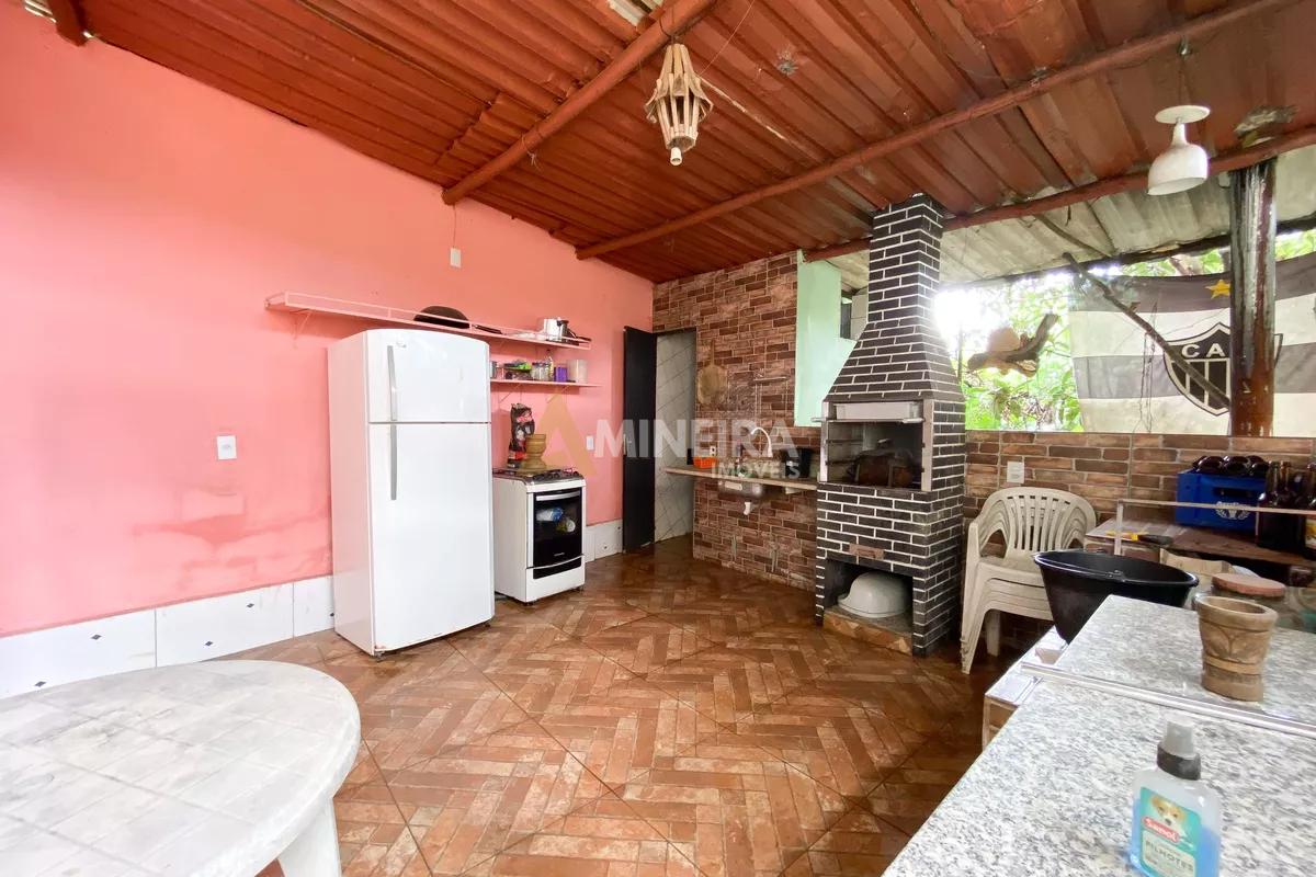 Casa a Venda 2 quartos, 100m&sup2;,  2 vagas de garagem, Bairro Hava&iacute;/BH Rua José Cambraia do Nascimento Belo Horizonte - 