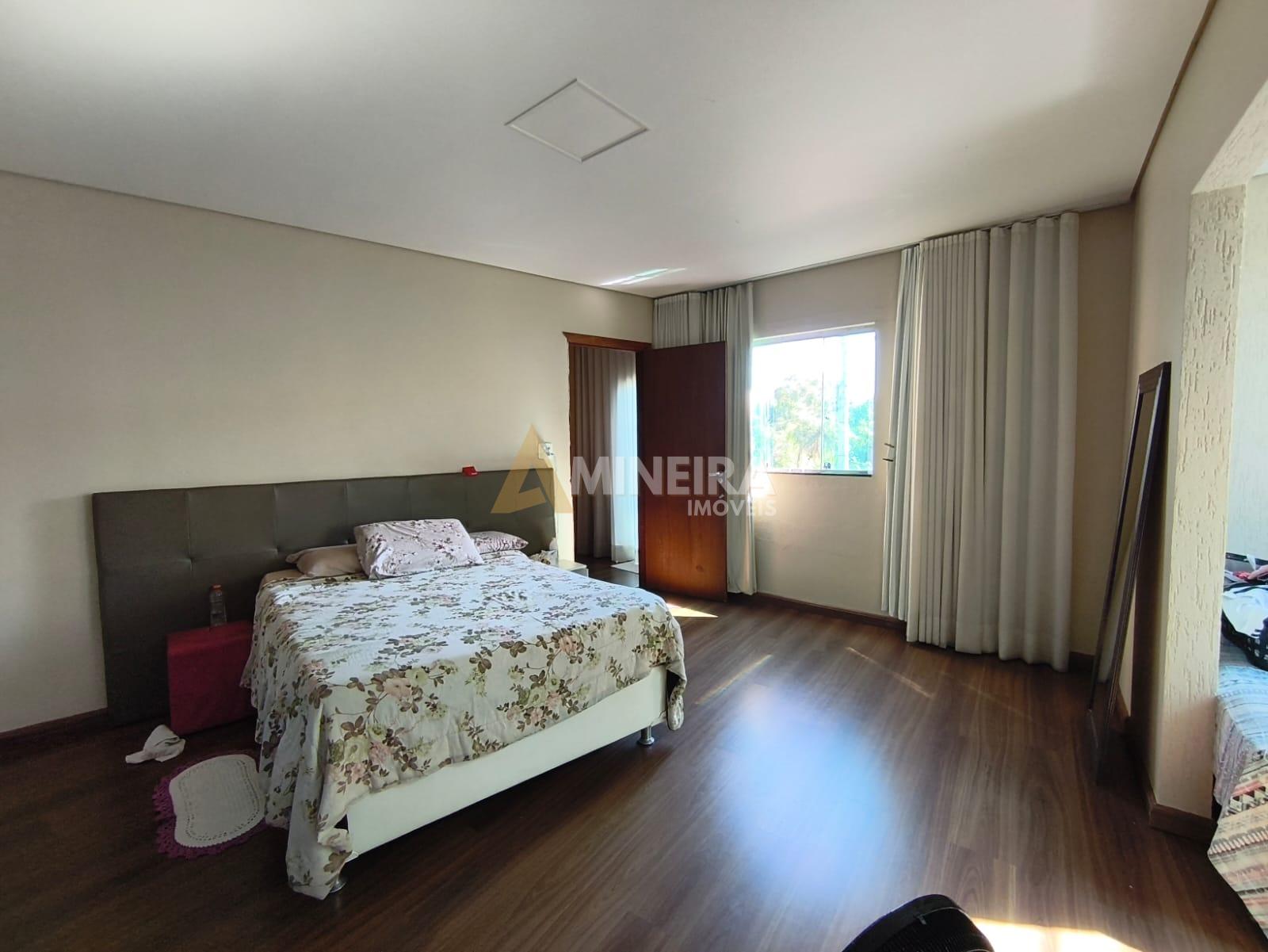 Casa a Venda 2 quartos, 100m&sup2;,  2 vagas de garagem, Bairro Hava&iacute;/BH Rua José Cambraia do Nascimento Belo Horizonte - 