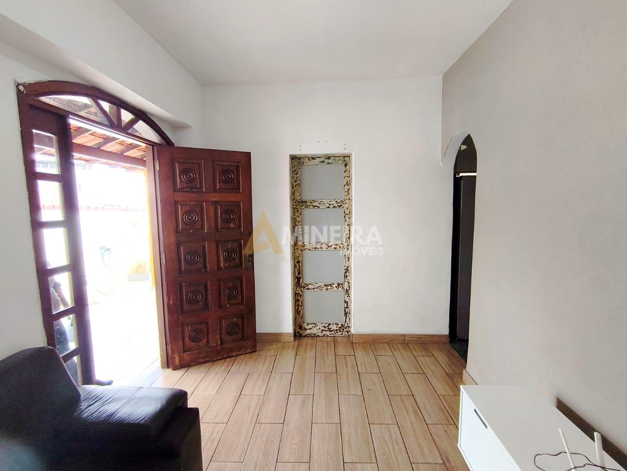 Casa a venda com 3 quartos 1 banheiros, 261m&sup2; Bairro Salgado Filho/BH Rua Camanducaia Belo Horizonte - 