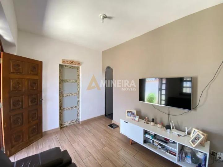 Casa a venda com 3 quartos 1 banheiros, 261m&sup2; Bairro Salgado Filho/BH Rua Camanducaia Belo Horizonte - 