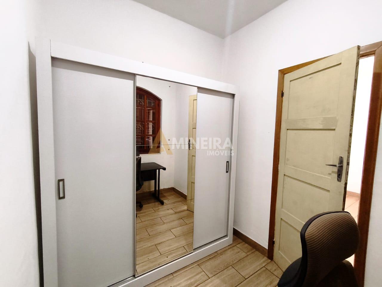 Casa a venda com 3 quartos 1 banheiros, 261m&sup2; Bairro Salgado Filho/BH Rua Camanducaia Belo Horizonte - 
