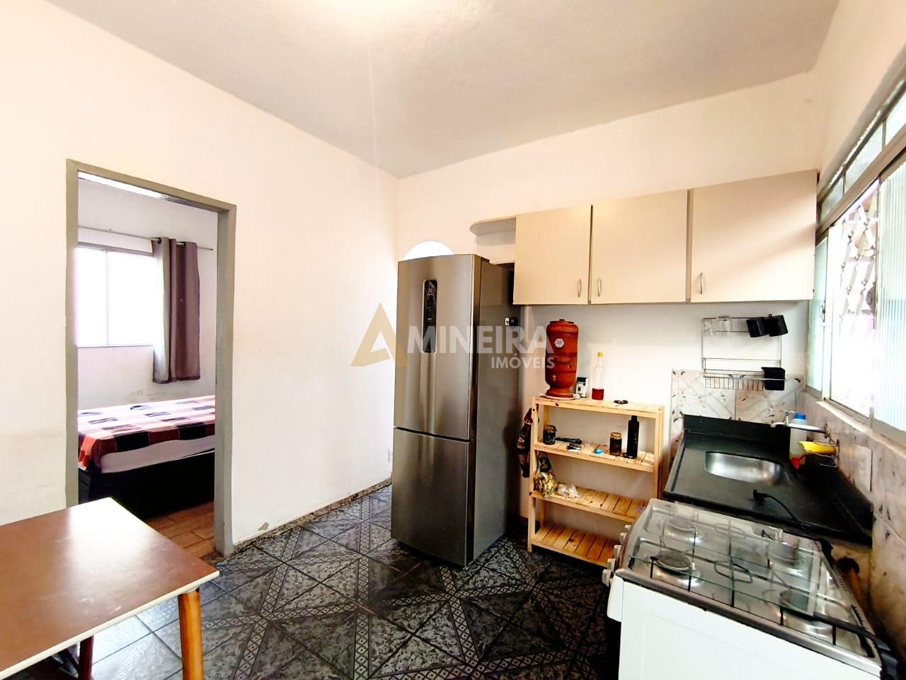 Casa a venda com 3 quartos 1 banheiros, 261m&sup2; Bairro Salgado Filho/BH Rua Camanducaia Belo Horizonte - 