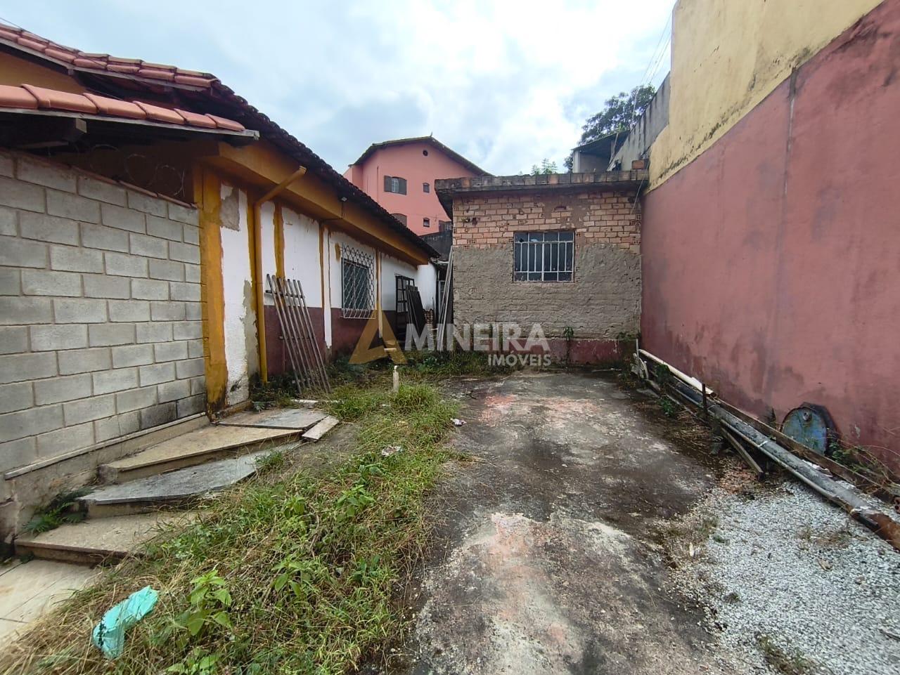 Casa a venda com 3 quartos 1 banheiros, 261m&sup2; Bairro Salgado Filho/BH Rua Camanducaia Belo Horizonte - 