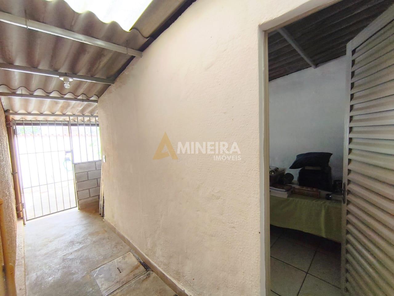 Casa a venda com 3 quartos 1 banheiros, 261m&sup2; Bairro Salgado Filho/BH Rua Camanducaia Belo Horizonte - 