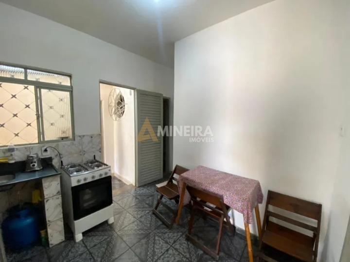 Casa a venda com 3 quartos 1 banheiros, 261m&sup2; Bairro Salgado Filho/BH Rua Camanducaia Belo Horizonte - 