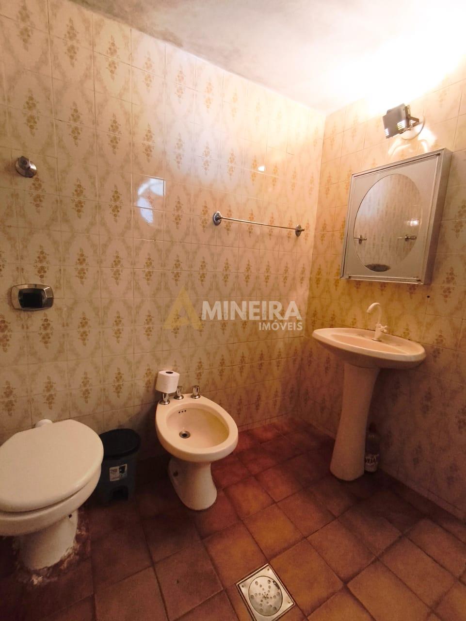 Casa a venda com 3 quartos 1 banheiros, 261m&sup2; Bairro Salgado Filho/BH Rua Camanducaia Belo Horizonte - 