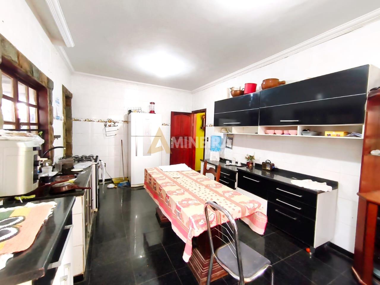 Casa 4 quartos, com mais 3 casas - Hava&iacute;/BH Rua Papoula Vermelha Belo Horizonte - 