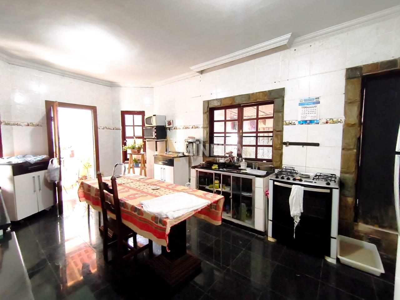 Casa 4 quartos, com mais 3 casas - Hava&iacute;/BH Rua Papoula Vermelha Belo Horizonte - 