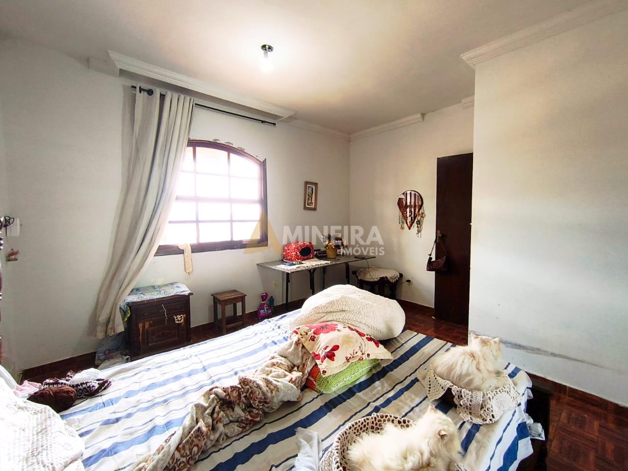 Casa 4 quartos, com mais 3 casas - Hava&iacute;/BH Rua Papoula Vermelha Belo Horizonte - 